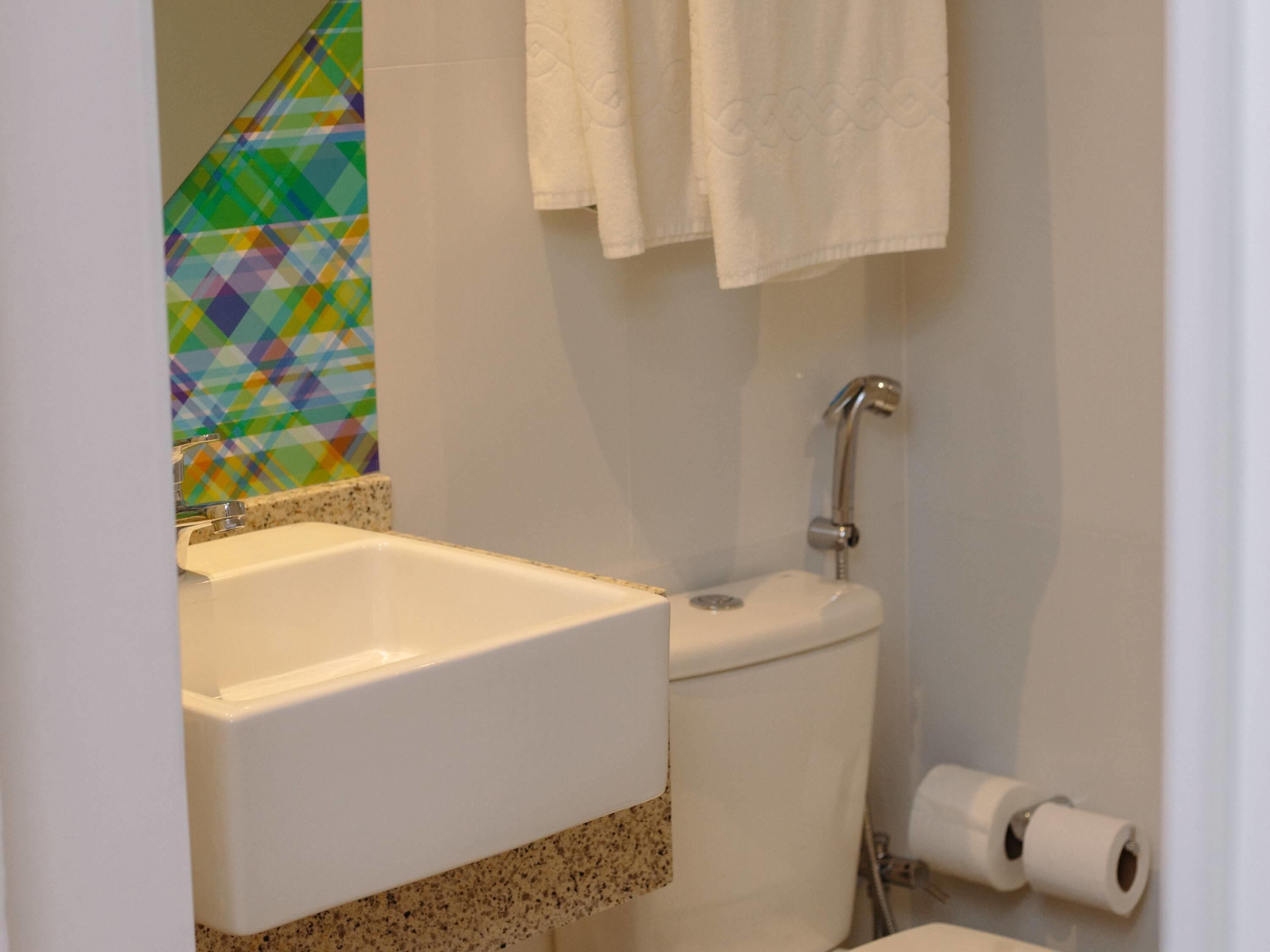 standard apartment, 2 single beds | minibar, individually decorated, individually furnished, desk