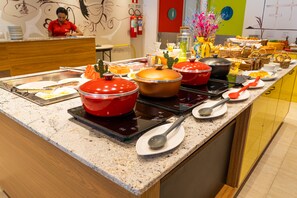 Daily buffet breakfast for a fee - ibis Styles Campina Grande (Campina Grande)