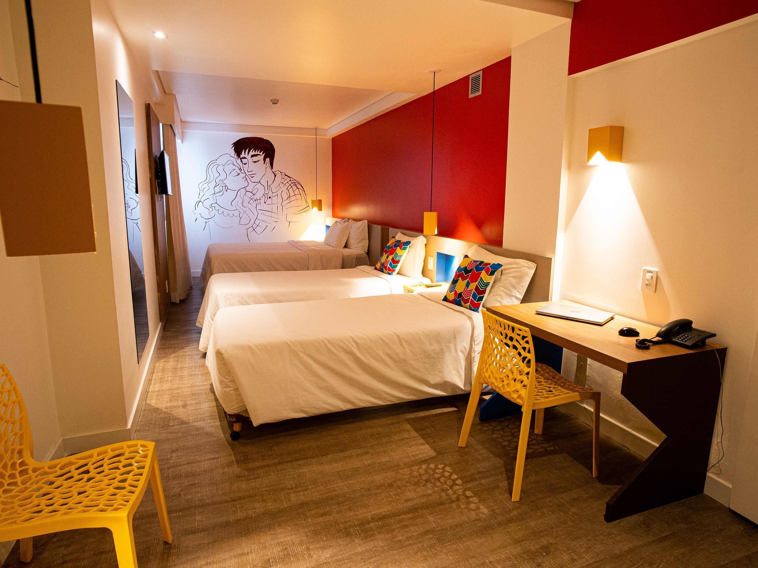 minibar, individually decorated, individually furnished, desk