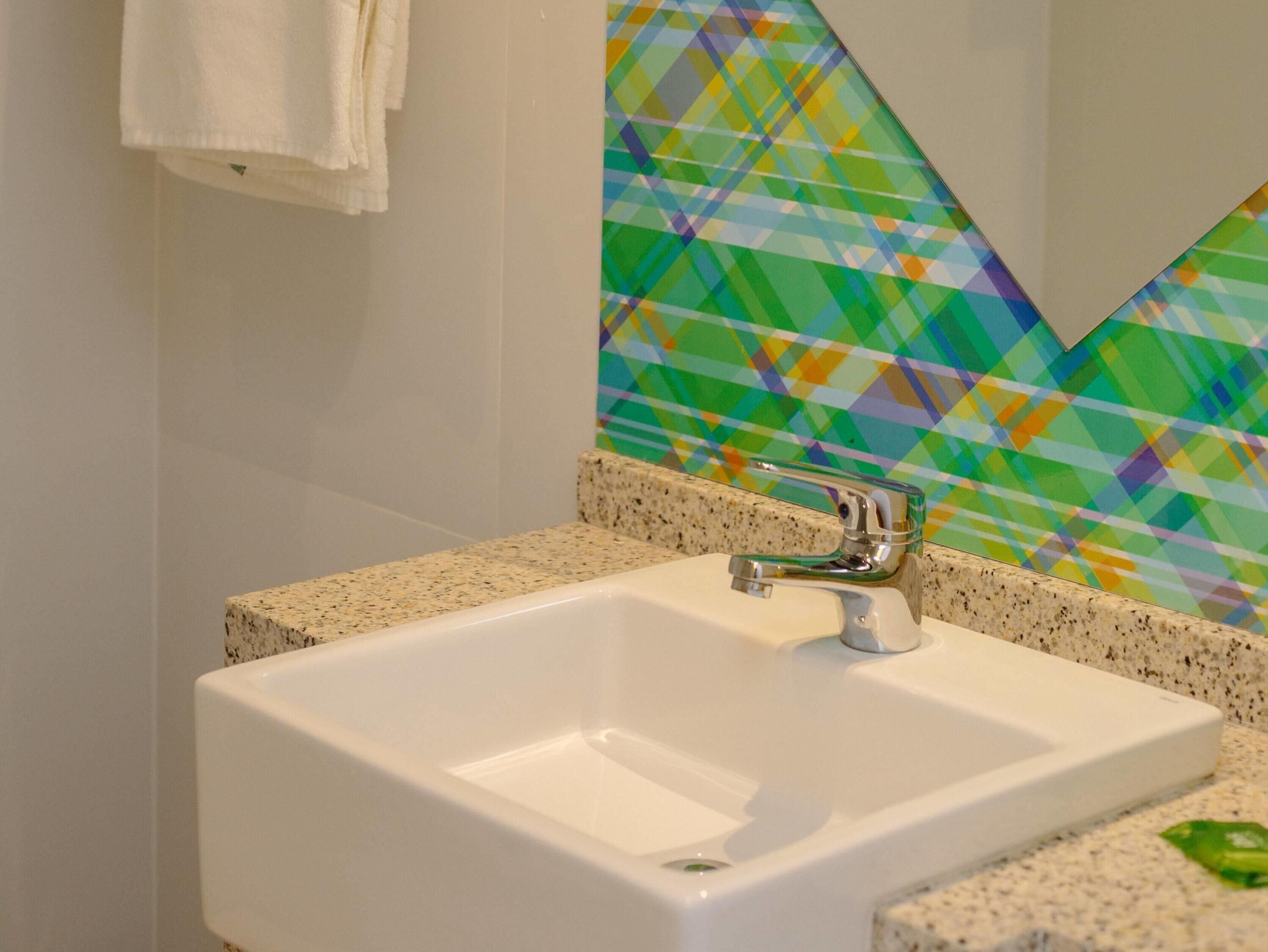 standard apartment, 2 single beds | minibar, individually decorated, individually furnished, desk