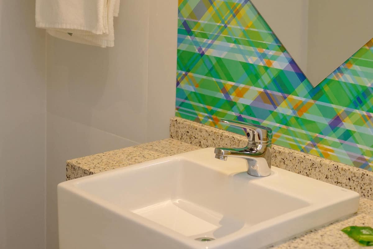 standard apartment, 2 single beds | minibar, individually decorated, individually furnished, desk