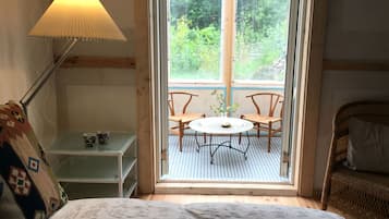 Desk, blackout curtains, iron/ironing board, free WiFi