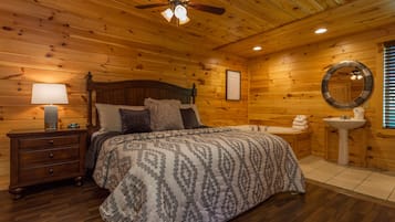 2 slaapkamers, een strijkplank/strijkijzer, internet, beddengoed