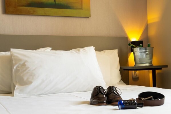 Hypo-allergenic bedding, minibar, in-room safe, desk