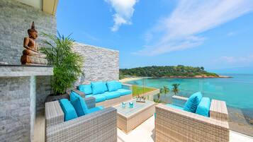 Luxury 5 Bedroom Villa with Ocean View and Private Infinity Pool BY8 | Living area | 50-inch flat-screen TV with satellite channels, Smart TV, Netflix