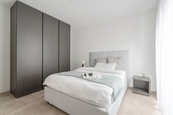 Literie de qualité supérieure, décoration personnalisée, bureau