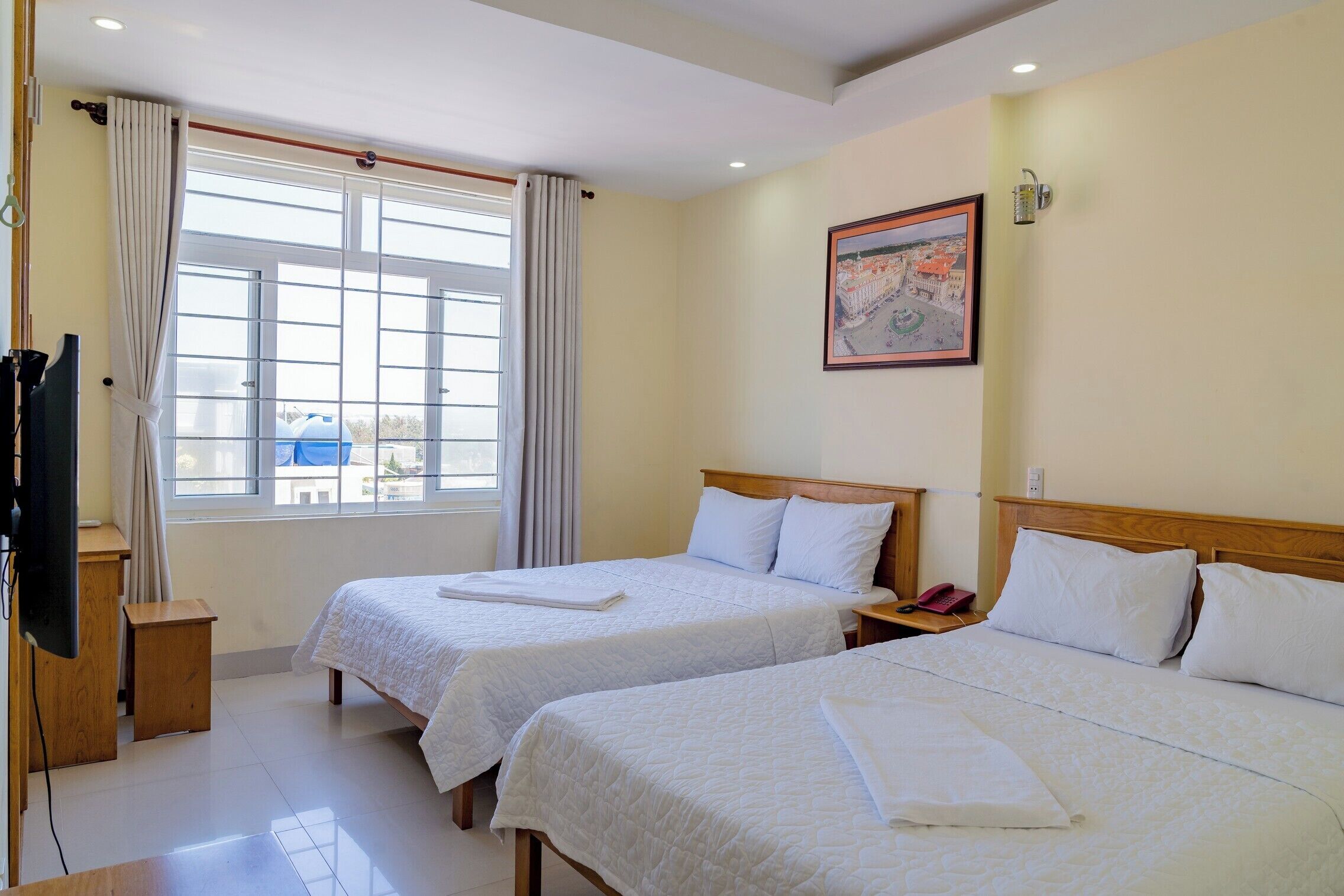 Desk, blackout drapes, free WiFi, bed sheets