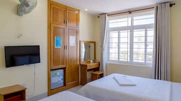 Superior Twin Room | Desk, blackout drapes, free WiFi, bed sheets
