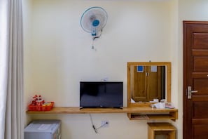 Superior Room, 1 Queen Bed - Praha Hotel (Ho Chi Minh City)