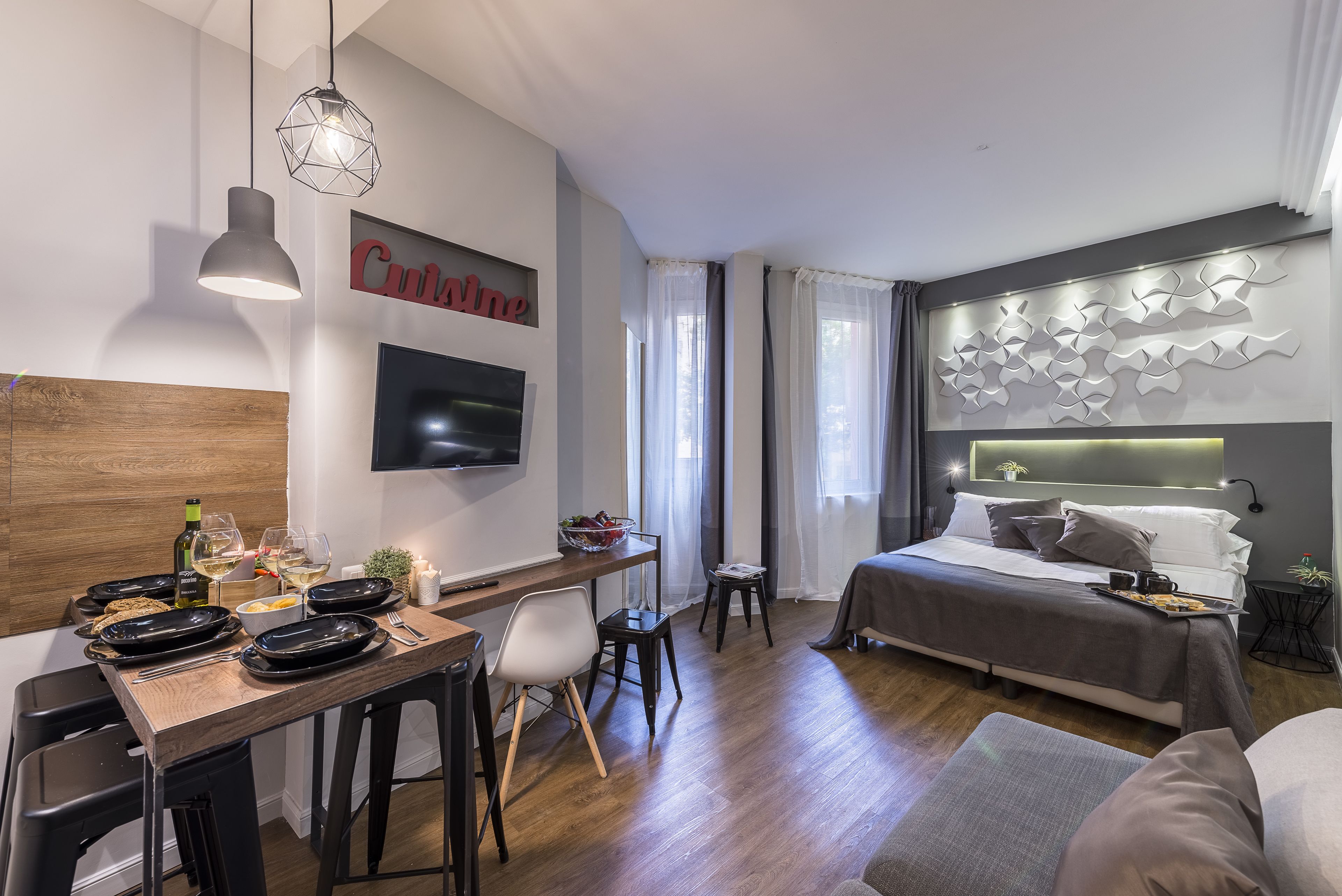 ห้องซูพีเรียสวีท | เครื่องนอนระดับพรีเมียม, ตู้นิรภัยในห้องพัก