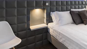 Premium bedding, in-room safe, individually decorated