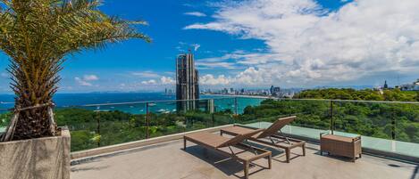 Sun deck