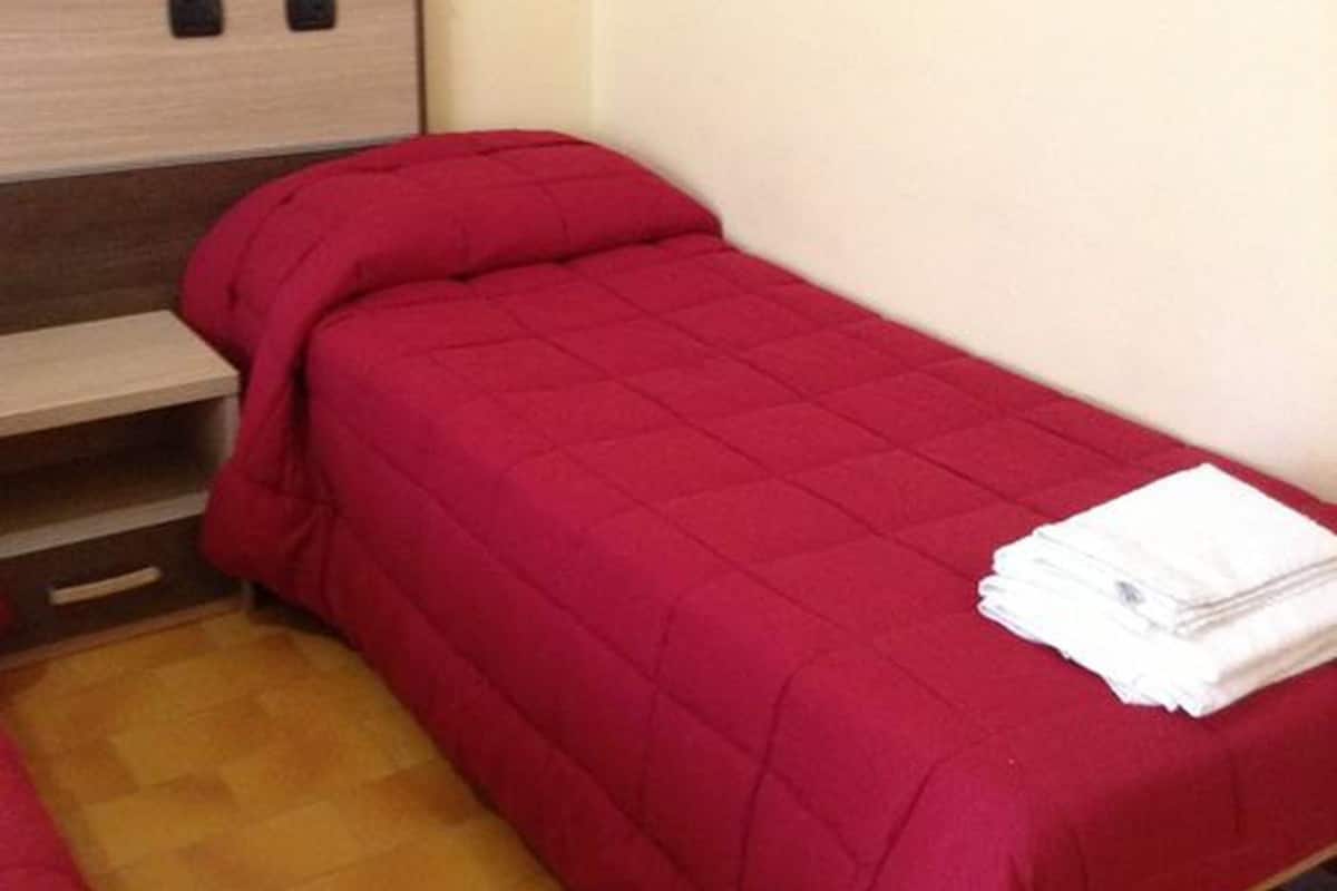 Quadruple Room, Multiple Beds, Non Smoking | In-room safe, desk, free cots/infant beds, free WiFi