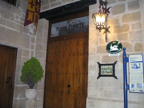 Front of property - TORRE FUERTE S.XIII (Baños de Rioja)