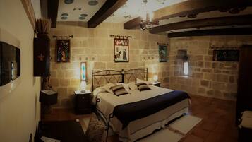 Superior tweepersoonskamer, niet-roken | Een minibar, een bureau, een laptopwerkplek, verduisterende gordijnen