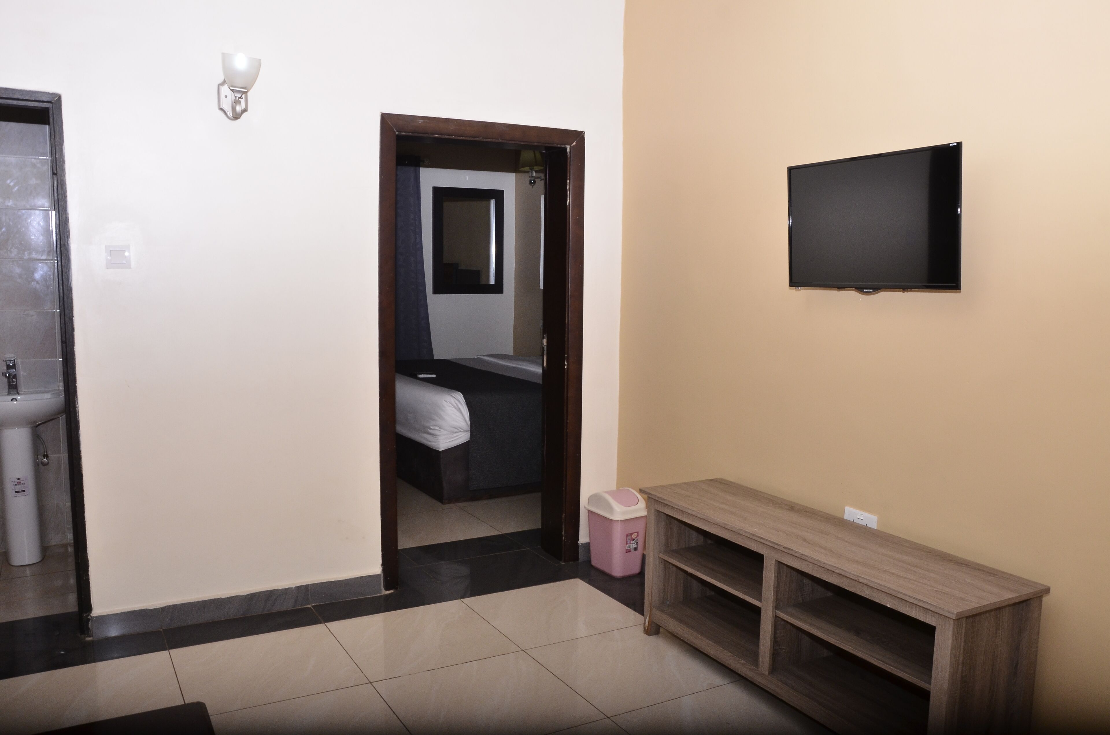 Presidential Suite, 1 King Bed, Non Smoking | Desk, free WiFi, bed sheets