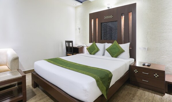 Iron/ironing board, free WiFi, bed sheets