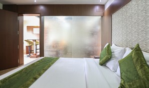 Iron/ironing board, free WiFi, bed sheets