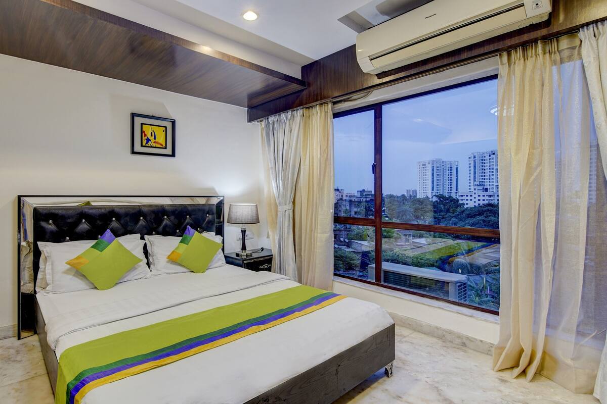 Standard Room | Desk, iron/ironing board (on request), WiFi (free), bed sheets