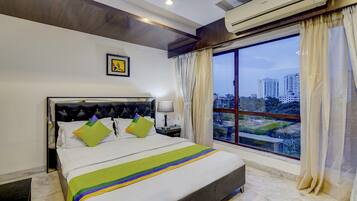 Quarto standard | Escrivaninha, ferros/tábuas de passar roupa, Wi-Fi de cortesia