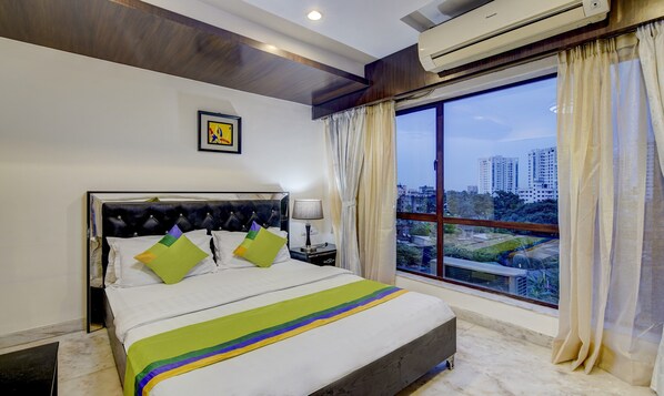 Desk, iron/ironing board, free WiFi, bed sheets - Treebo Soho Newtown Near New Town Bus Stand (Barasat)