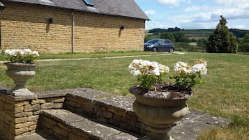 Khuôn viên nơi lưu trú