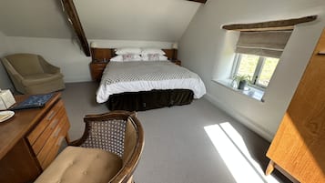 Standard Double Room, 1 Bedroom, Private Bathroom, Garden View | Individually decorated, individually furnished, desk, iron/ironing board