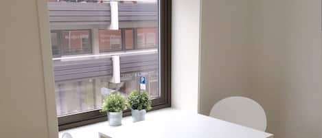 Apartment, 2 Bedrooms, Non Smoking | In-room dining