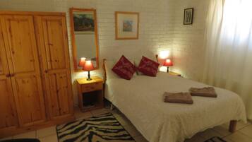 Basic Cottage, 1 Double Bed with Sofa bed, Non Smoking | Desk, laptop workspace, iron/ironing board, WiFi