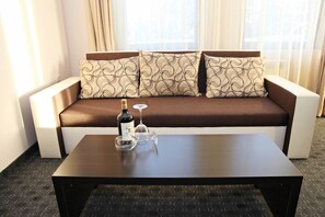 Comfort-Apartment, 2 Schlafzimmer, Bergblick | Schreibtisch, schallisolierte Zimmer, Bügeleisen/Bügelbrett