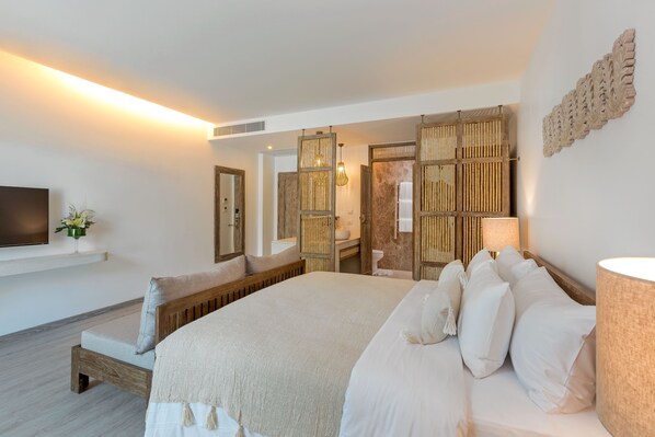 1 bedroom, premium bedding, minibar, in-room safe