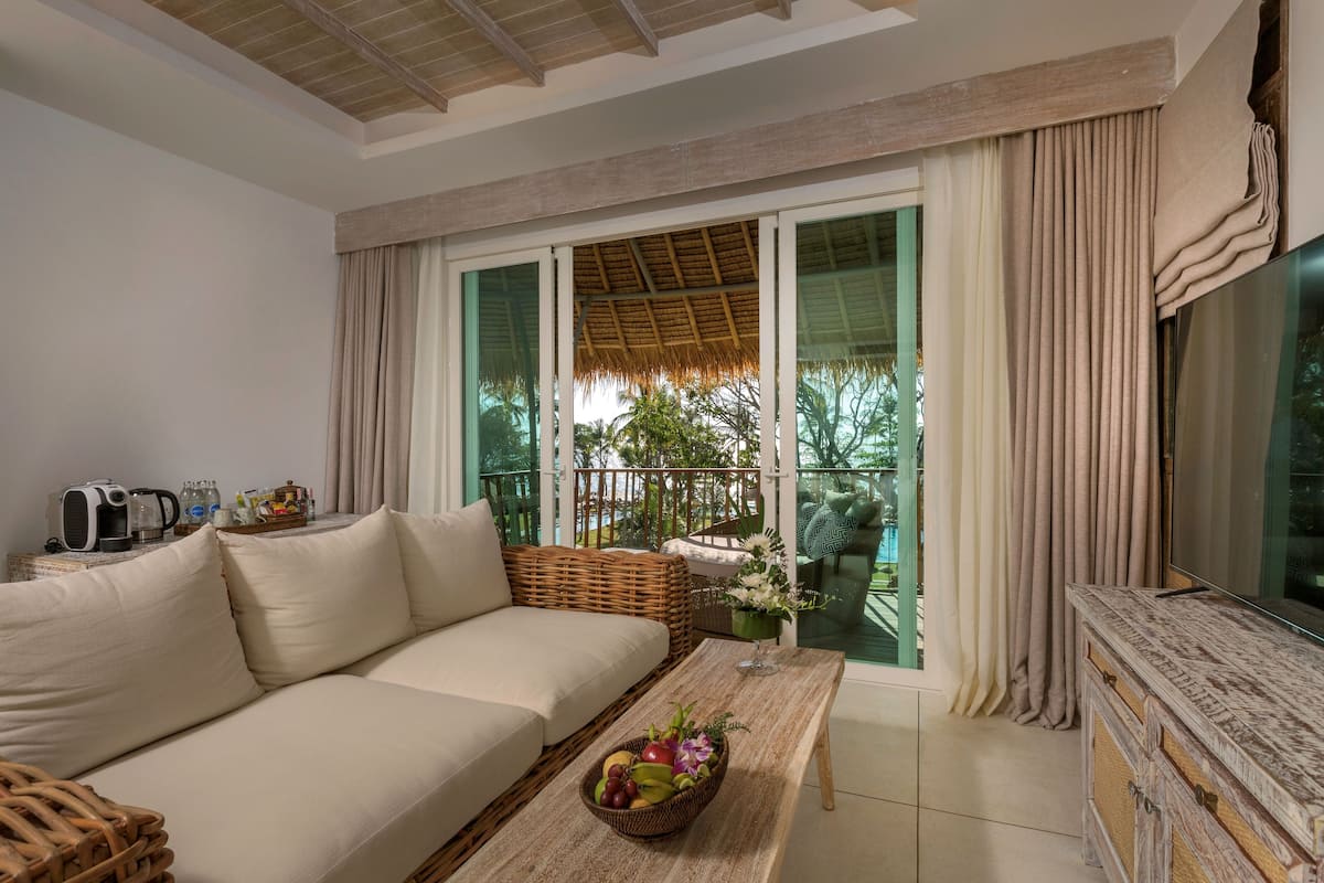 Suite | 1 bedroom, premium bedding, minibar, in-room safe