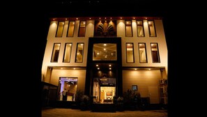 Fasade – kveld/natt