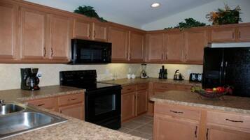 家庭別墅, 熱水浴缸, 花園 | 公共廚房 | 電冰箱、微波爐、烤箱