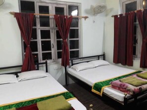 Individually furnished, desk, blackout drapes, bed sheets - Garumara Green Wilderness Resort (Mal)