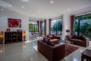 Chambre Prestige, vue sur le jardin | Vue de la chambre