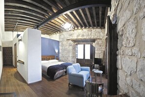 Studiosuite | Sengetøy av topp kvalitet, dundyner og blendingsgardiner