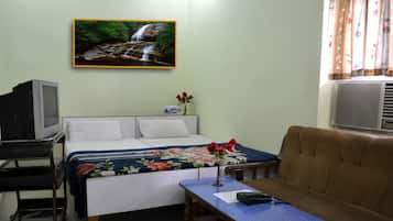 Standard Room | Desk, soundproofing, rollaway beds, free WiFi