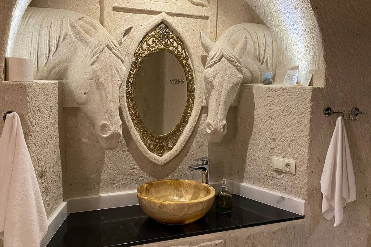 suite | bathroom | separate bathtub and shower, jetted bath, hydromassage showerhead