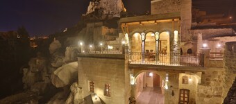Abu Hayat Cave Suites