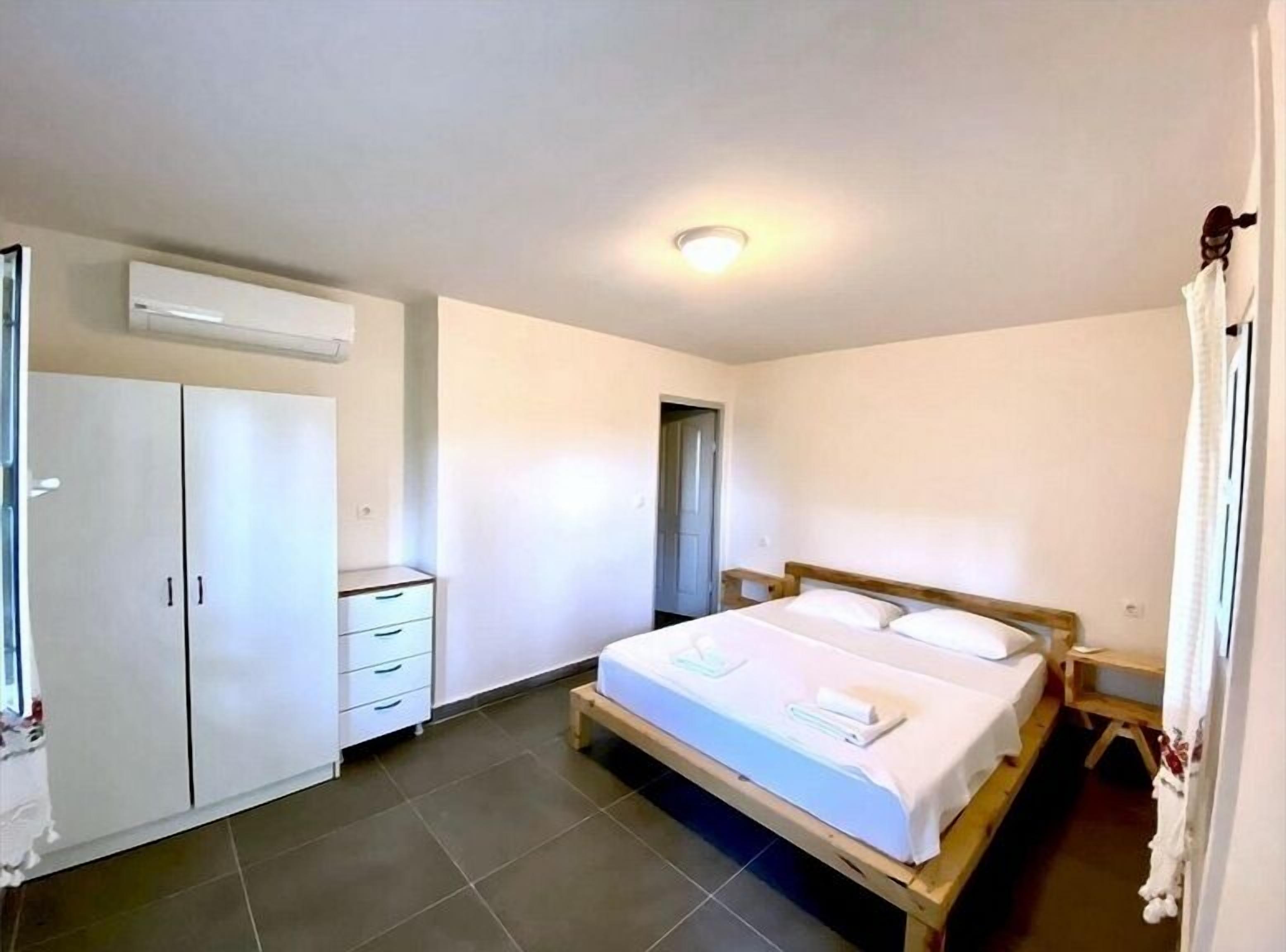 in-room safe, desk, free cots/infant beds, free wifi