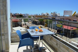 Studio | Soundproofing, iron/ironing board, free cots/infant beds, free WiFi