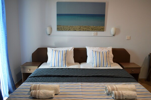 Studio | Phòng cách âm, bàn ủi/dụng cụ ủi quần áo 