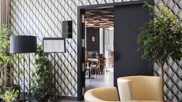 Sala de estar en el lobby
