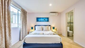 4 bedrooms, desk, iron/ironing board, travel crib