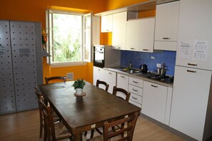 Appartamento Deluxe, 3 camere da letto | Cucina privata | Frigorifero, forno, piano cottura, bollitore elettrico