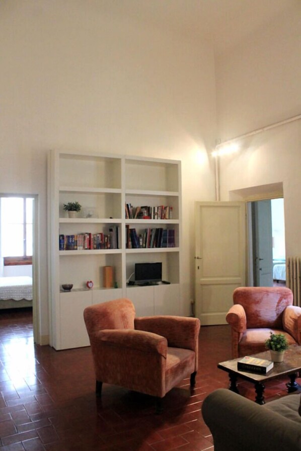 Appartement Deluxe, 3 chambres | Aire de séjour | Téléviseur à écran plat
