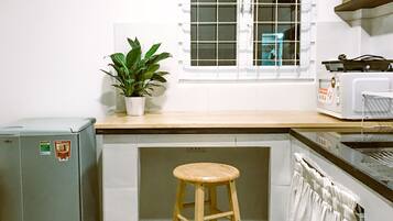 Fridge, microwave, oven