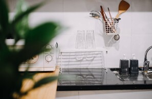 冷蔵庫、電子レンジ、オーブン