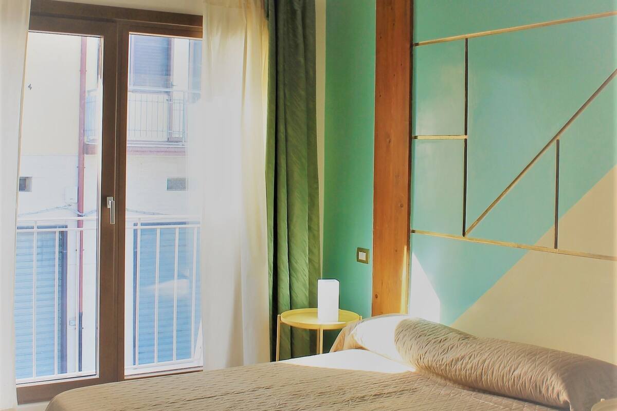 Wifi gratis, decoración personalizada y muebles diferentes
